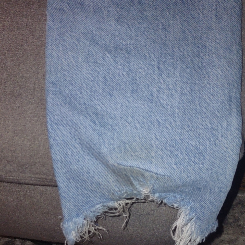 American Eagle Ripped Jeans - Picture 8 of 9